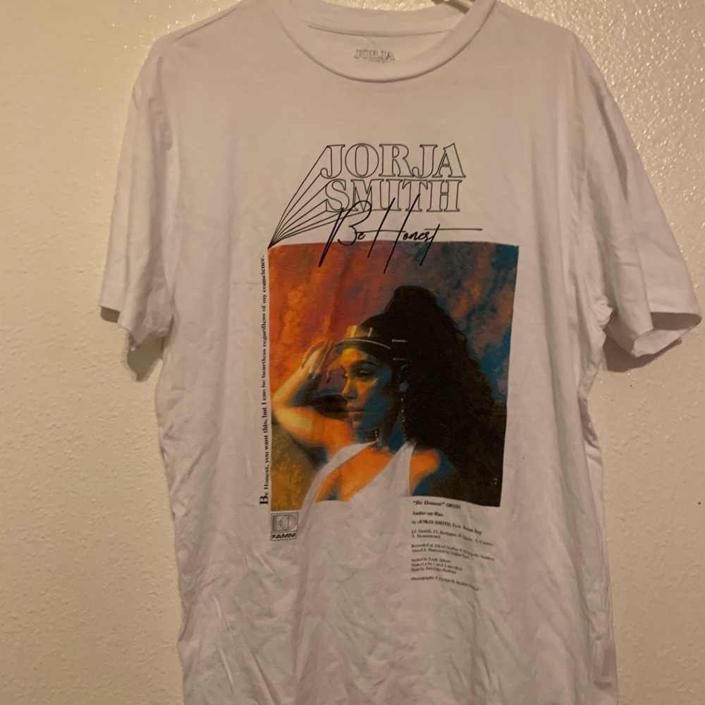 Jorja Smith shirt